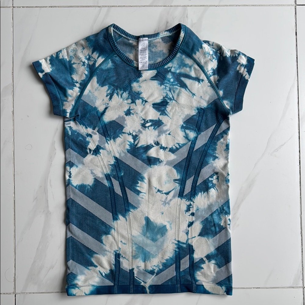 Ivivva Blue and White Tie-Dye Short Sleeve Tee